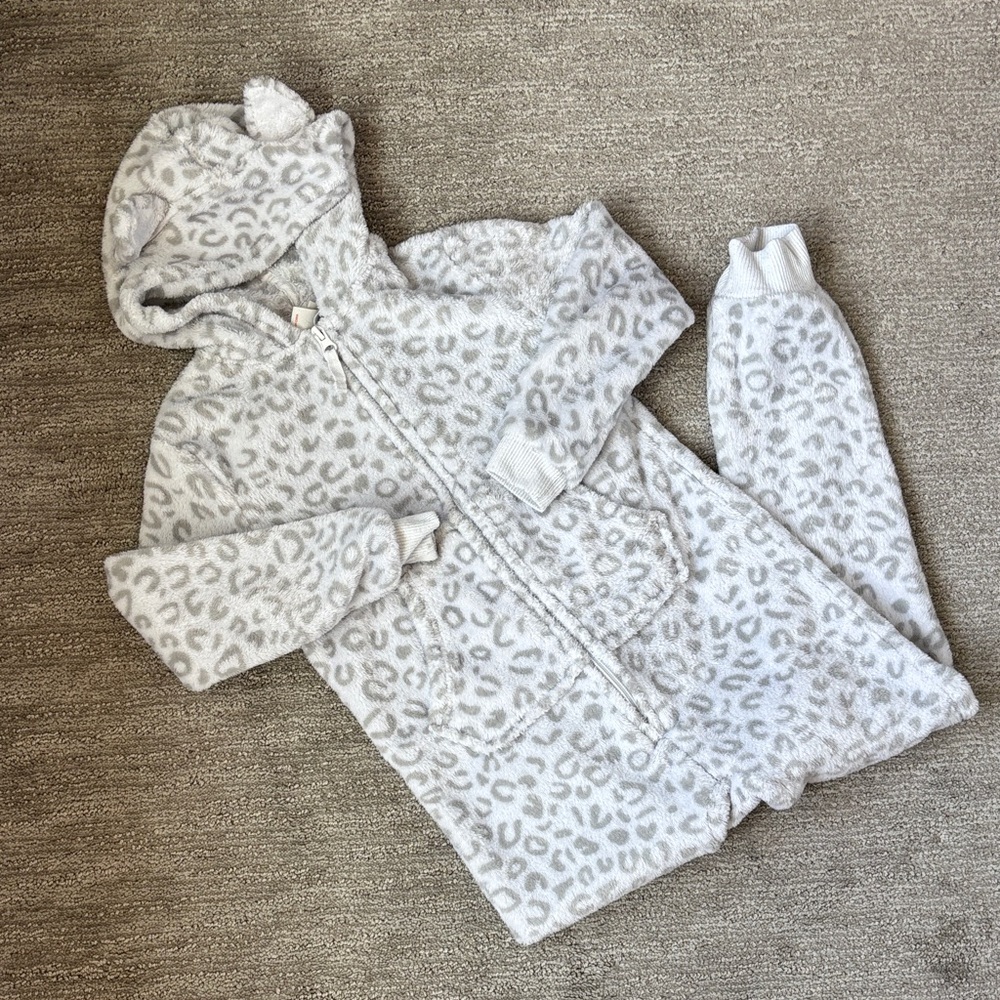 Cat & Jack Gray Leopard Print Kids Pajamas